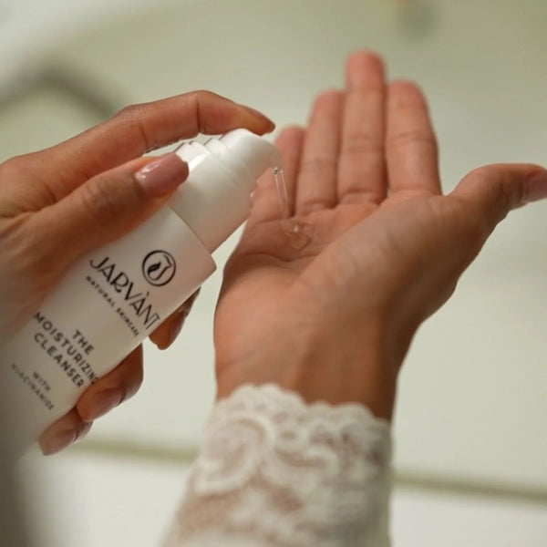 The Moisturizing Cleanser Хидратиращ почистваш гел с ниацинамид Jarvànt 